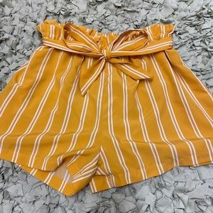 YELLOW AND WHITE SHORTS WITH TIE 💛🌟🕊